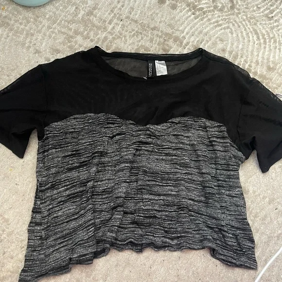 Black and Gray Women's Top - Picture 1 of 4